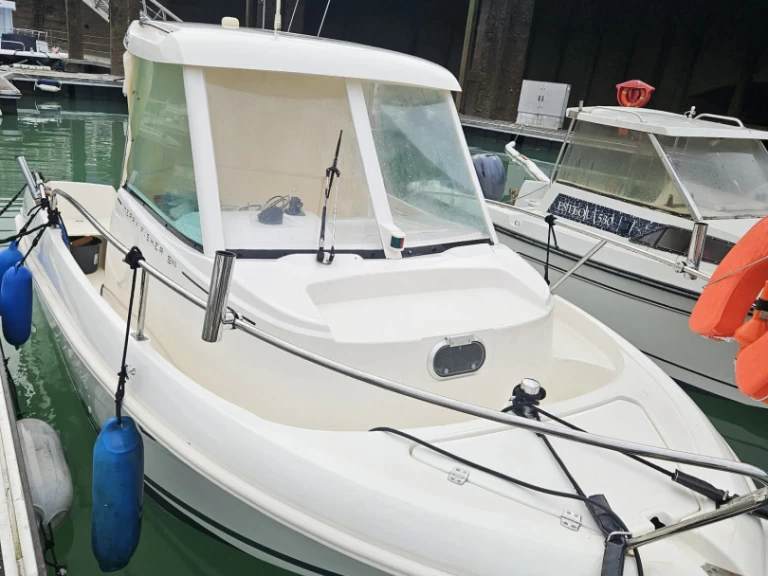 Alquiler de embarcaciones Jeanneau Merry Fisher 585 Marlin enDieppe en Samboat