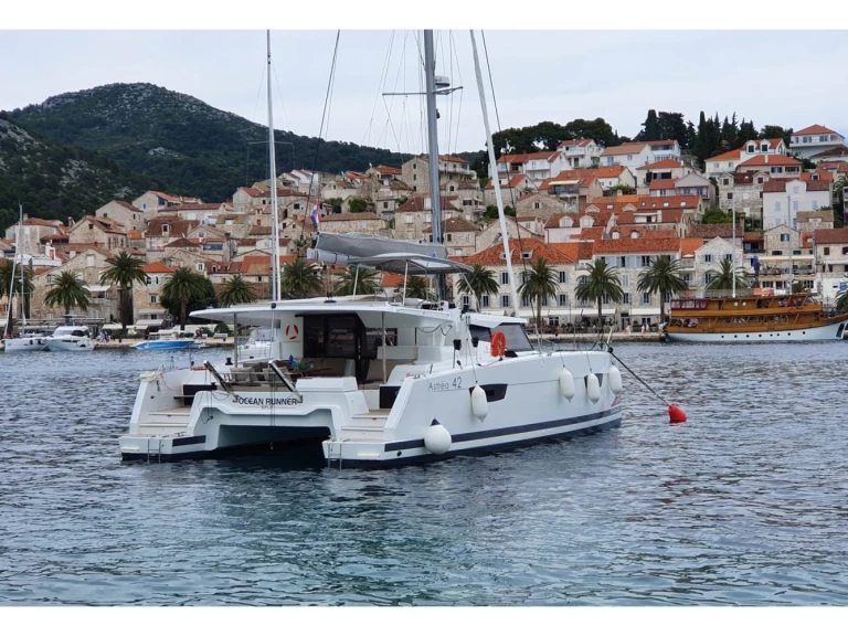 Alquiler Catamarán Fountaine Pajot con o sin  título de navegación