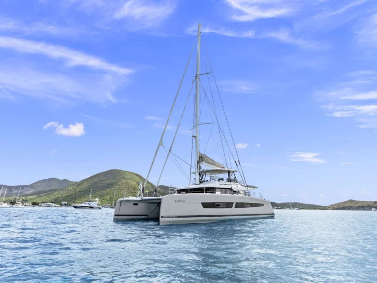 Alquiler de Catamarán, con o sin patrón Fountaine Pajot Córcega