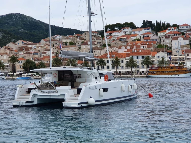 Alquiler Catamarán Fountaine Pajot con o sin  título de navegación