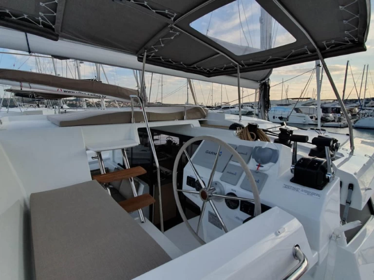 Catamarán para alquilar Pomer al mejor precio