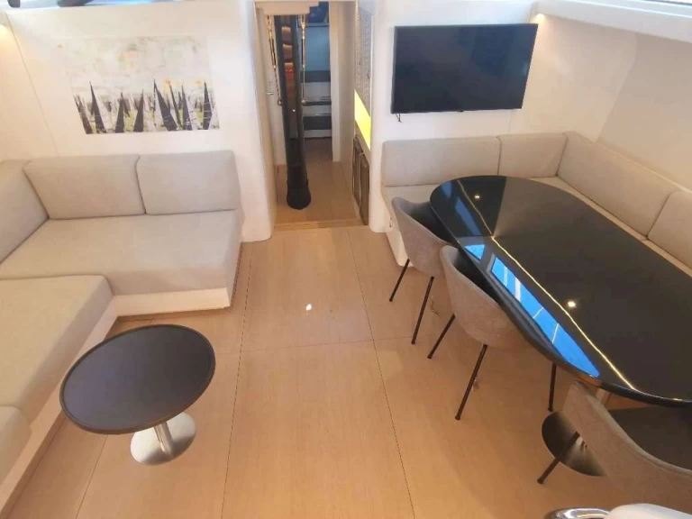 Alquiler de barcos Nápoles barato de YKNOT