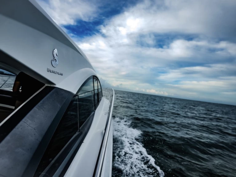 Yate de lujo para alquilar Rickenbacker Marina al mejor precio