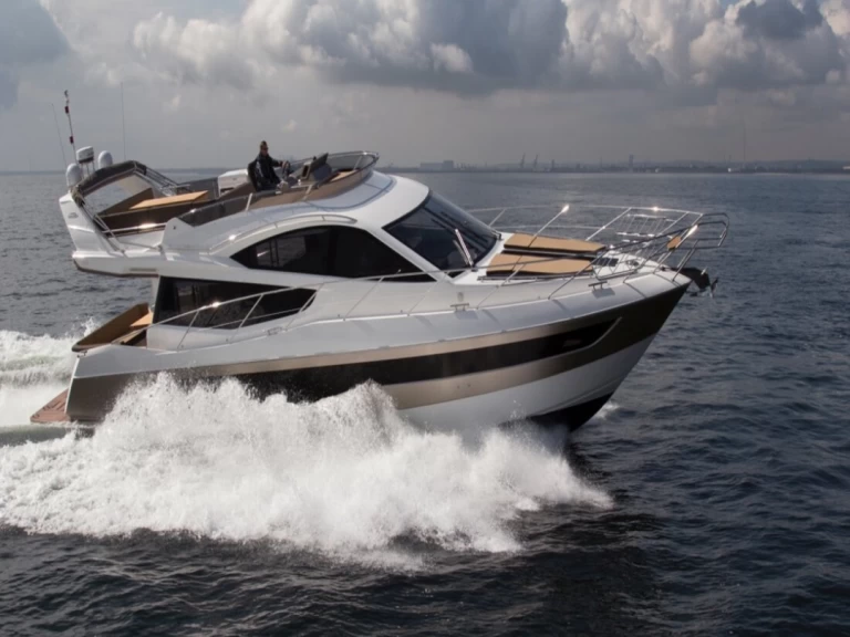 Alquiler de barcos Šibenik barato de Galeon 550 Fly