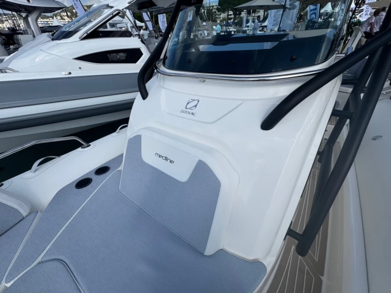 Zodiac Medline 9 de alquiler a Propriano