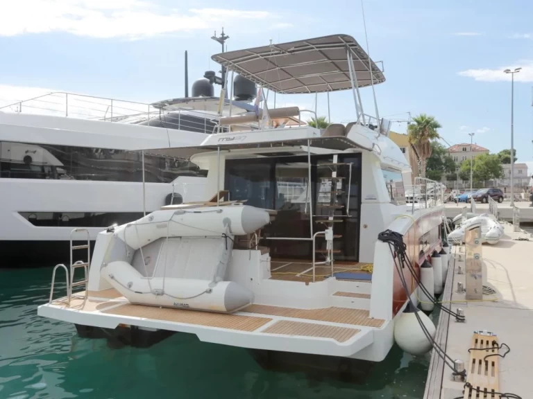 Alquiler Lancha Fountaine Pajot con o sin  título de navegación