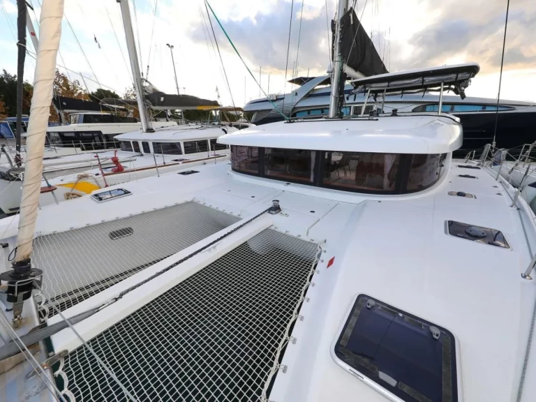 Alquiler de Catamarán, con o sin patrón Lagoon Primošten