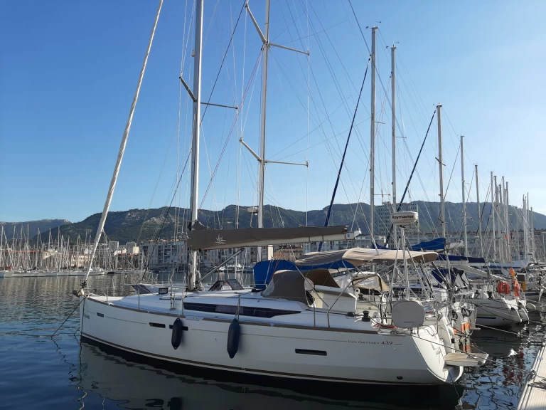 Jeanneau Sun Odyssey 439 de alquiler a Toulon