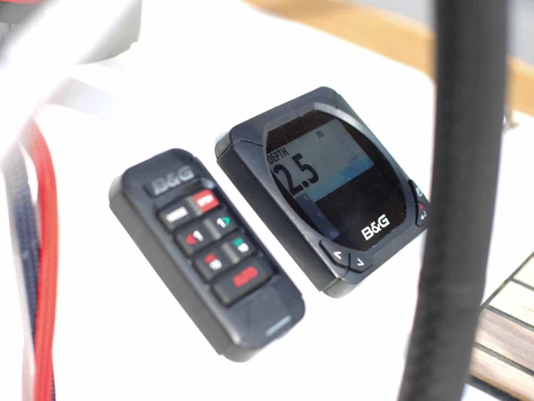 Alquiler de Velero, con o sin patrón Jeanneau Jezera