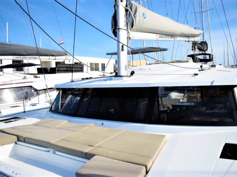 Fountaine Pajot Astrea 42 de alquiler a Pomer