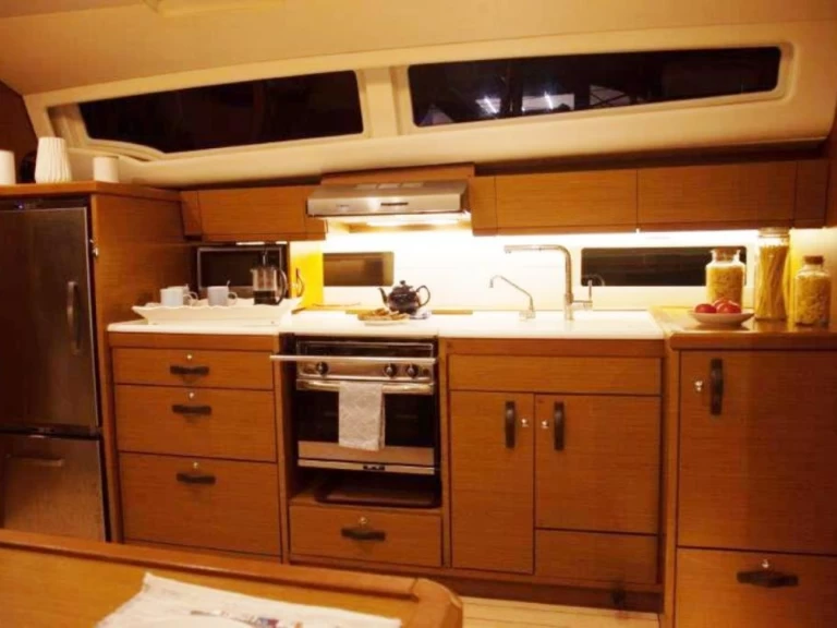 Alquiler de Jeanneau Jeanneau 54 en Nidrí