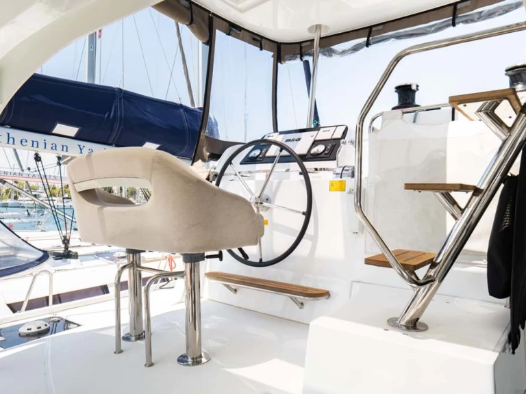 Alquiler de Lagoon Lagoon 42 en Néa Péramos