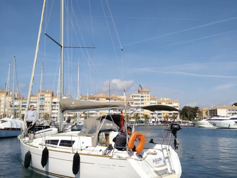 Alquiler de Jeanneau Sun Odyssey 30i en Toulon