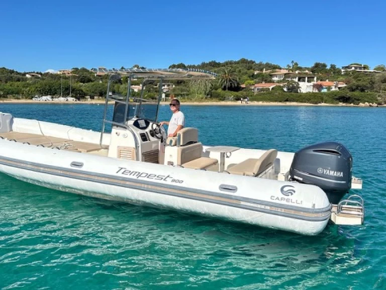 Alquiler Poltu Quatu -  Capelli 900 Sun 250 HP en SamBoat