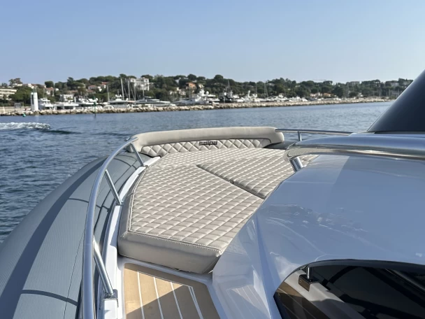 Alquiler Neumática Salpa con o sin  título de navegación