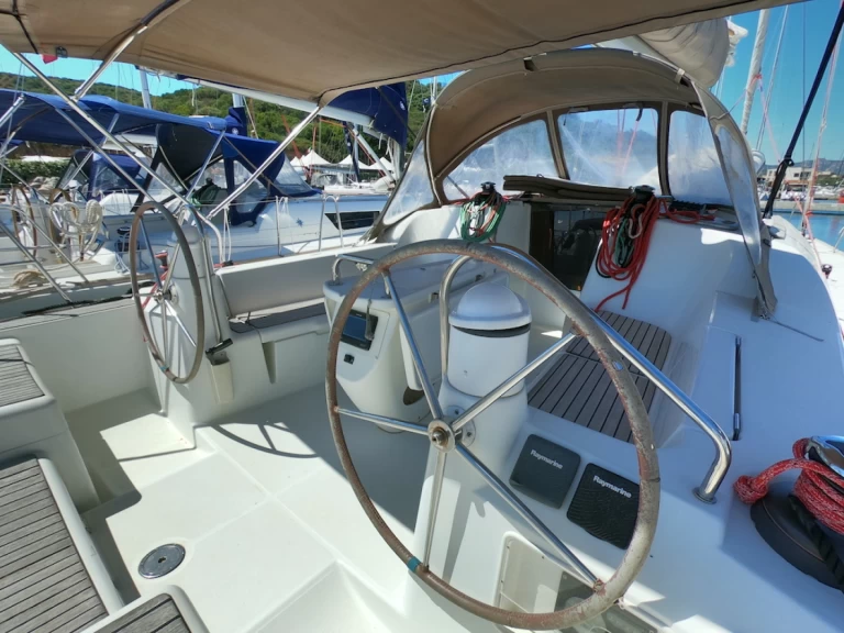 Jeanneau Sun Odyssey 42i de alquiler a Olbia