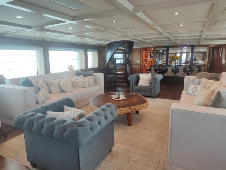 Alquiler de Yate de lujo, con o sin patrón  Álimos