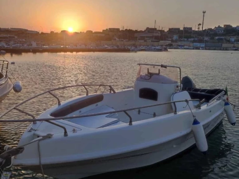 Lancha para alquilar Acitrezza al mejor precio