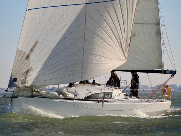 Alquiler de Velero, con o sin patrón Jpk La Rochelle