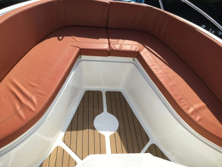 Alquiler Lancha Okiboats con o sin  título de navegación