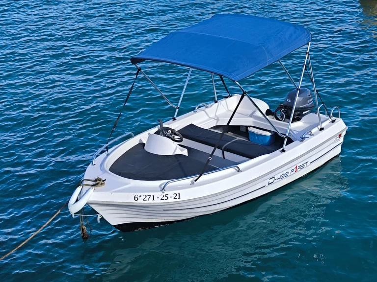 Alquiler de embarcaciones Dipol D-400 F1RST enCiutadella en Samboat