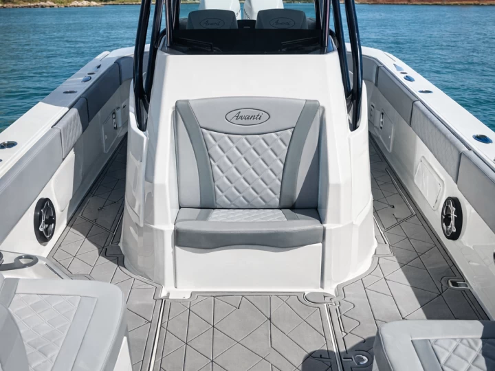 Alquiler Lancha Avanti con o sin  título de navegación