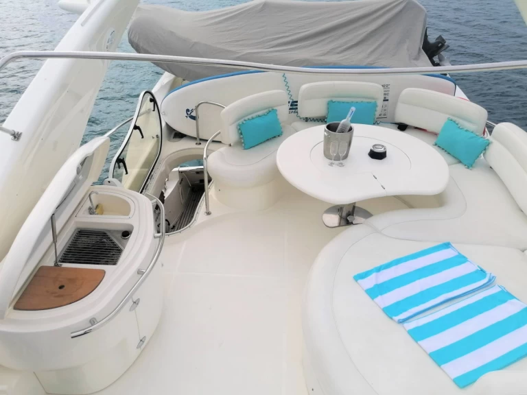 Alquiler de embarcaciones Azimut Azimut 68 enPiraeus Port en Samboat