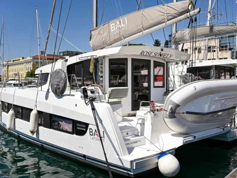 Alquiler Catamarán Bali con o sin  título de navegación