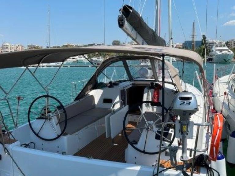 Jeanneau Sun Odyssey 380 de alquiler a Lávrio