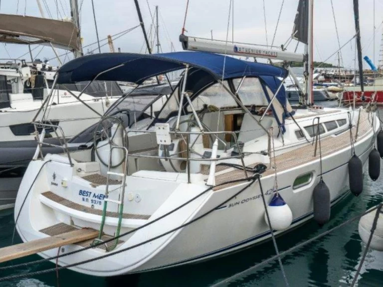 Alquiler de Jeanneau Sun Odyssey 42i en Neo Klima
