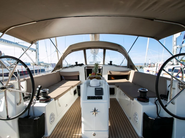 Alquiler Cos - Jeanneau Sun Odyssey 440 en SamBoat