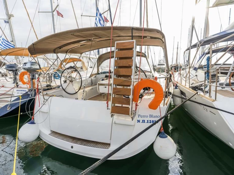 Velero para alquilar Skiathos al mejor precio