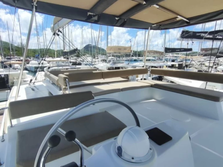 Alquiler Catamarán Bali con o sin  título de navegación