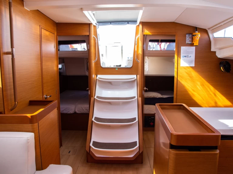 Alquiler Velero Jeanneau con o sin  título de navegación