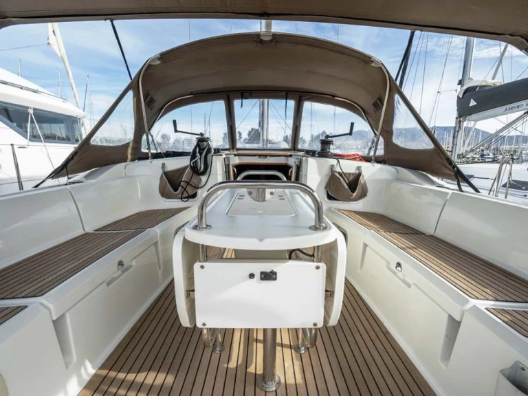 Alquiler Velero Jeanneau con o sin  título de navegación