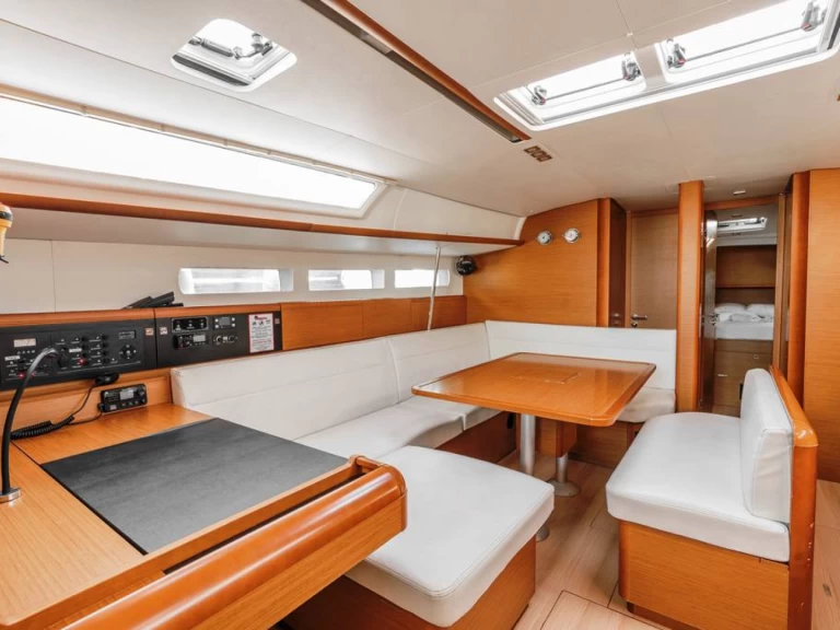 Jeanneau Sun Odyssey 519 de alquiler a Skiathos