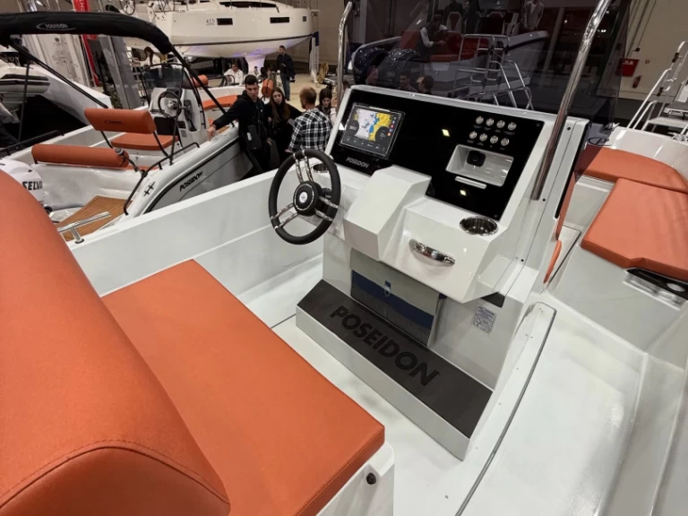 Poseidon Blu Water 210 de alquiler a Trogir