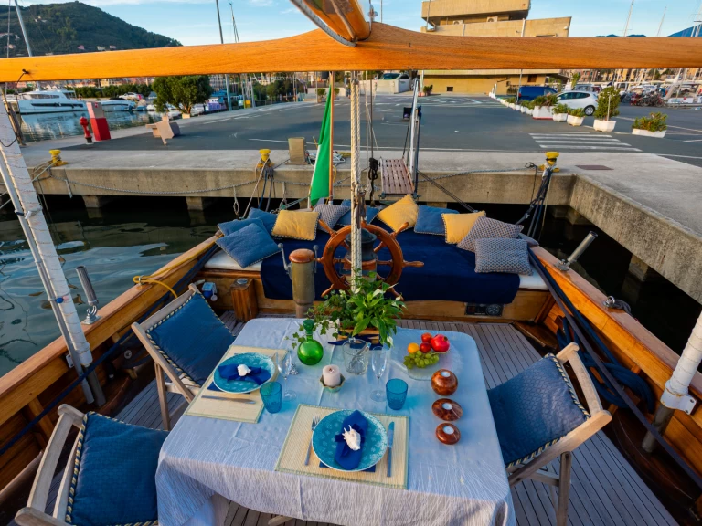 Alquiler Lancha SIMEONI con o sin  título de navegación