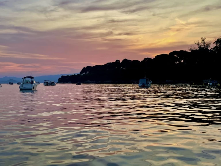 Alquiler de barcos Antibes barato de CAP CAMARAT