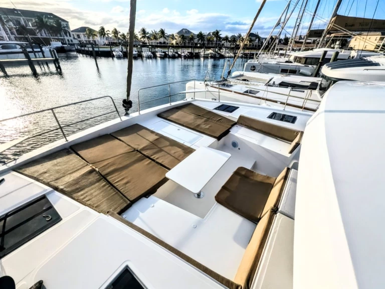 Alquiler de barcos Nassau barato de Bali 4.4