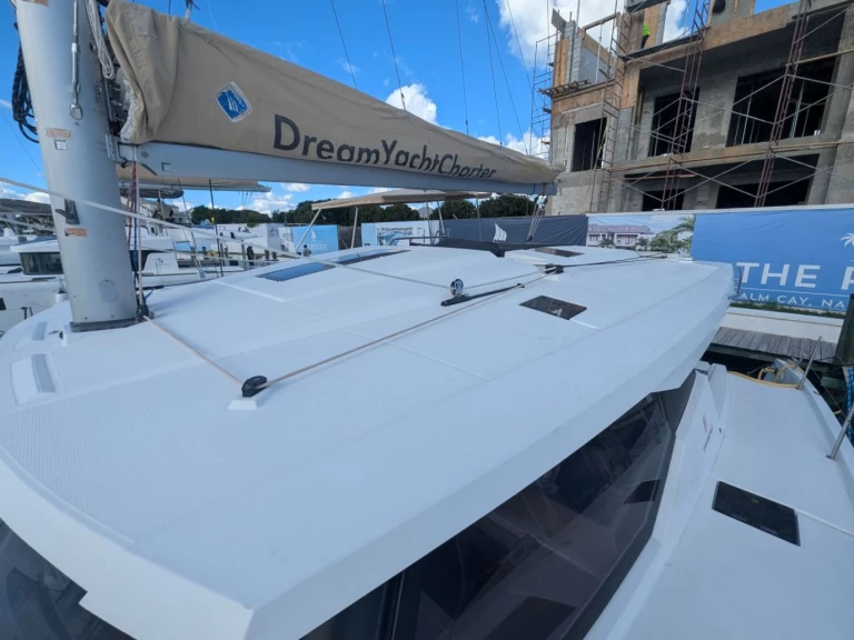 Alquiler de embarcaciones Fountaine Pajot Astrea 42 enNassau en Samboat