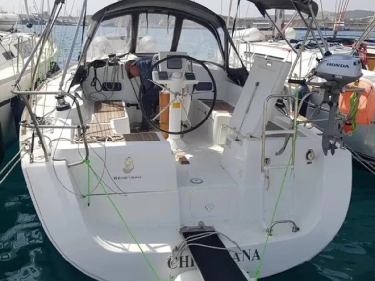 Alquiler de embarcaciones Bénéteau Oceanis 34 enNéa Péramos en Samboat