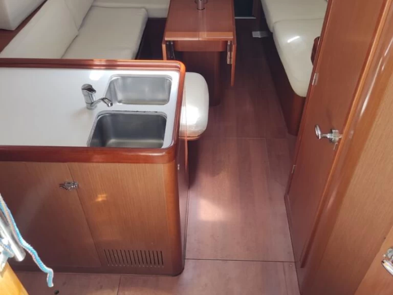 Velero para alquilar Néa Péramos al mejor precio