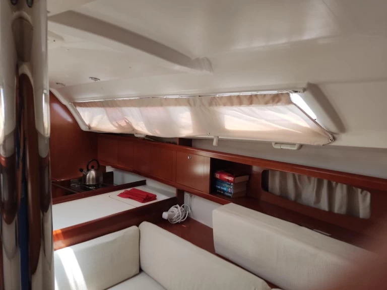 Bénéteau Oceanis 34 de alquiler a Néa Péramos