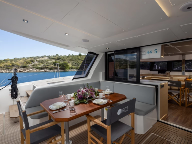 Alquiler de barcos Rodi Garganico barato de Cervetti 44 