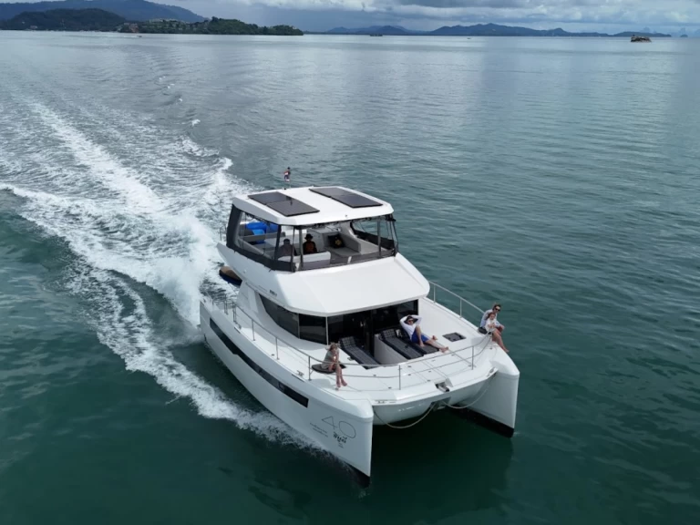 Robertson and Caine Leopard 40 PC de alquiler a Amphoe Mueang Phuket