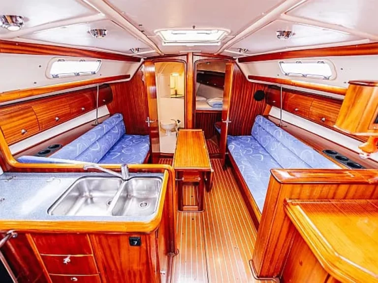 Alquiler Betina - Bavaria Cruiser 36 en SamBoat