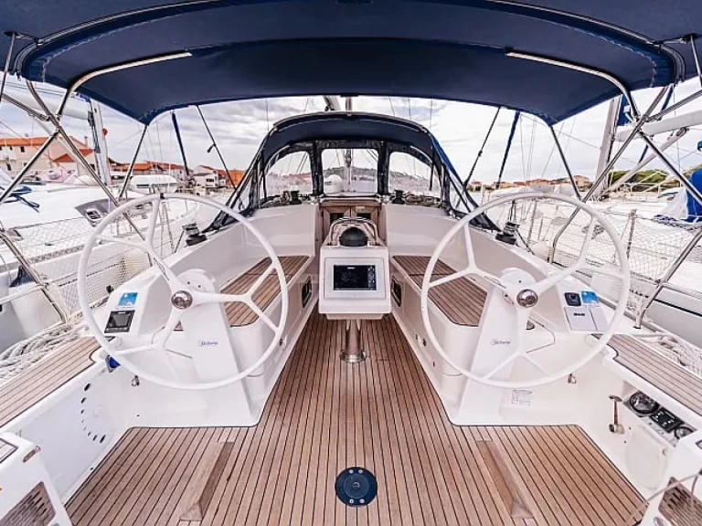 Alquiler Velero en Betina - Bavaria Cruiser 37