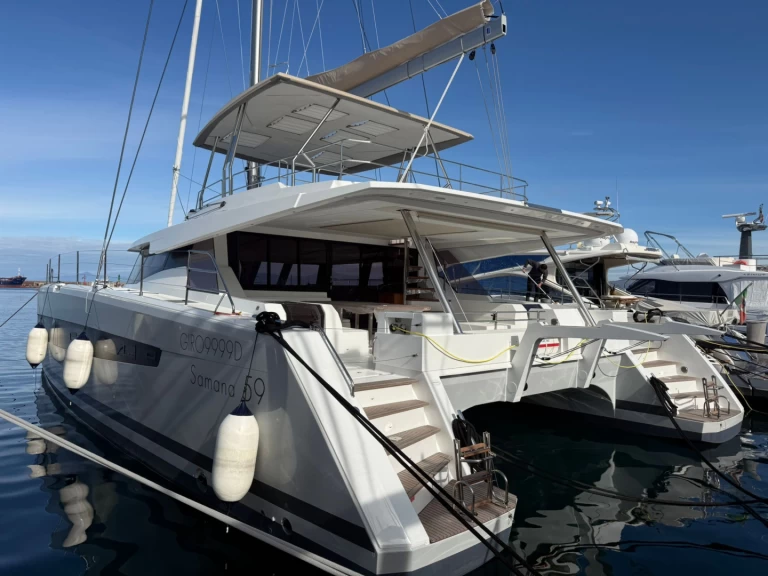 Alquiler de Fountaine Pajot Fountain Pajot en Vibo Marina