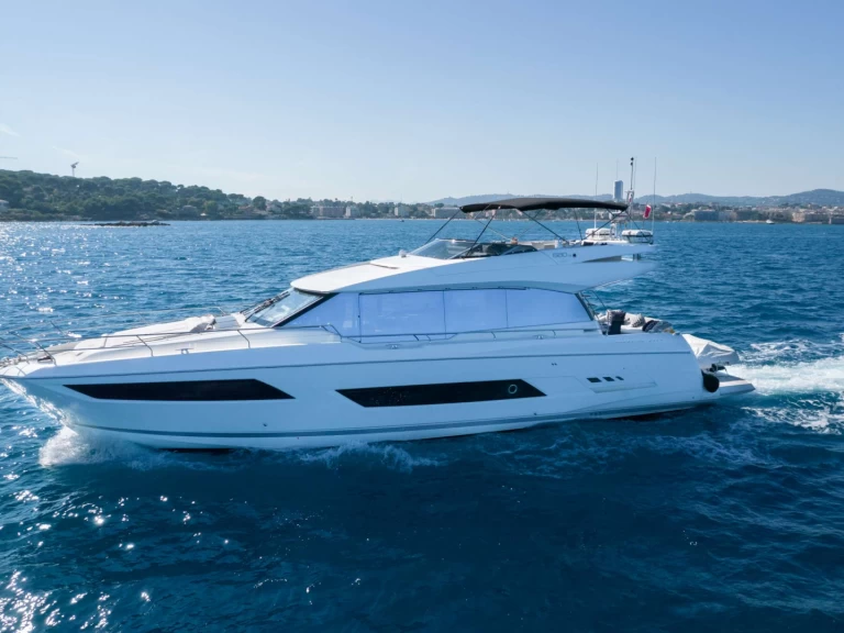 Alquiler de embarcaciones Prestige Yachts Apollonia enProvenza-Alpes-Costa Azul en Samboat